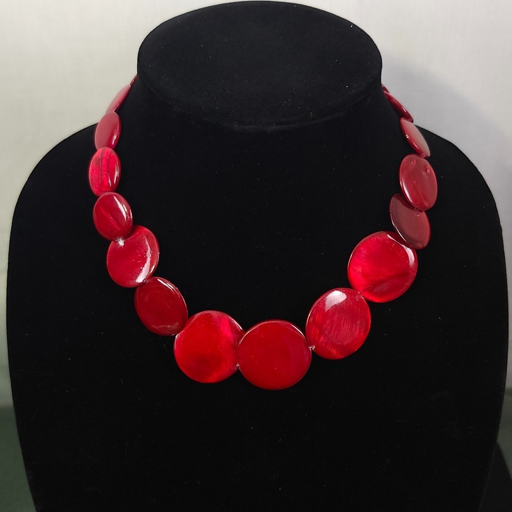 Charming Charlie Glossy Red Flat Disc Bead Collar Necklace‎